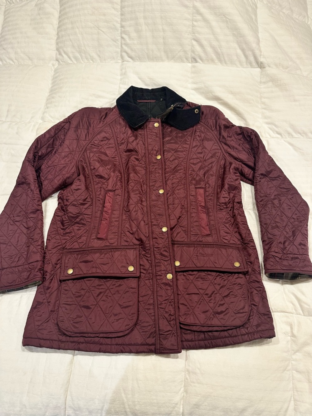 Barbour Quilted Puffer Jacket in Wine with Black Collar - Picture 2 of 5